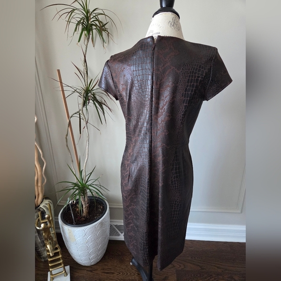 NWT Chiko's Elegant Brown Crocodile Pattern Dress Sz.0.5 (6) - Picture 4 of 10